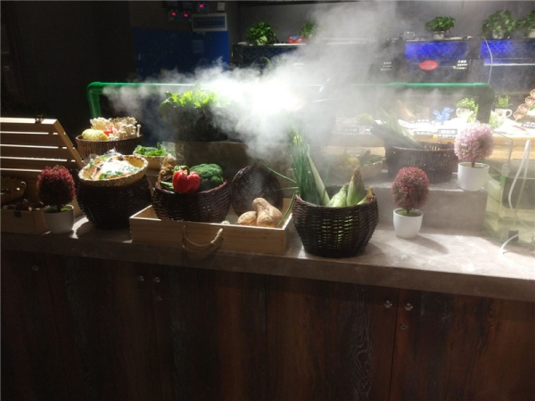 海鲜馆蔬菜展示台喷雾运用图